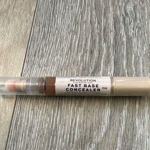 Revolution Fast Base Concealer C13
